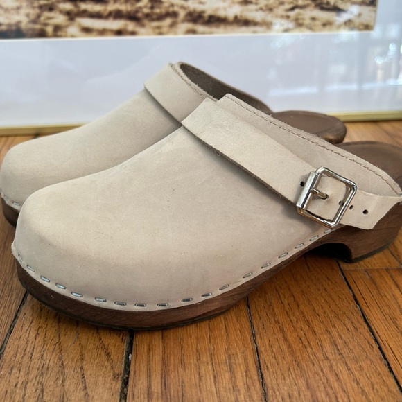 Lotta’s oatmeal suede nubuck clog - Picture 6 of 7